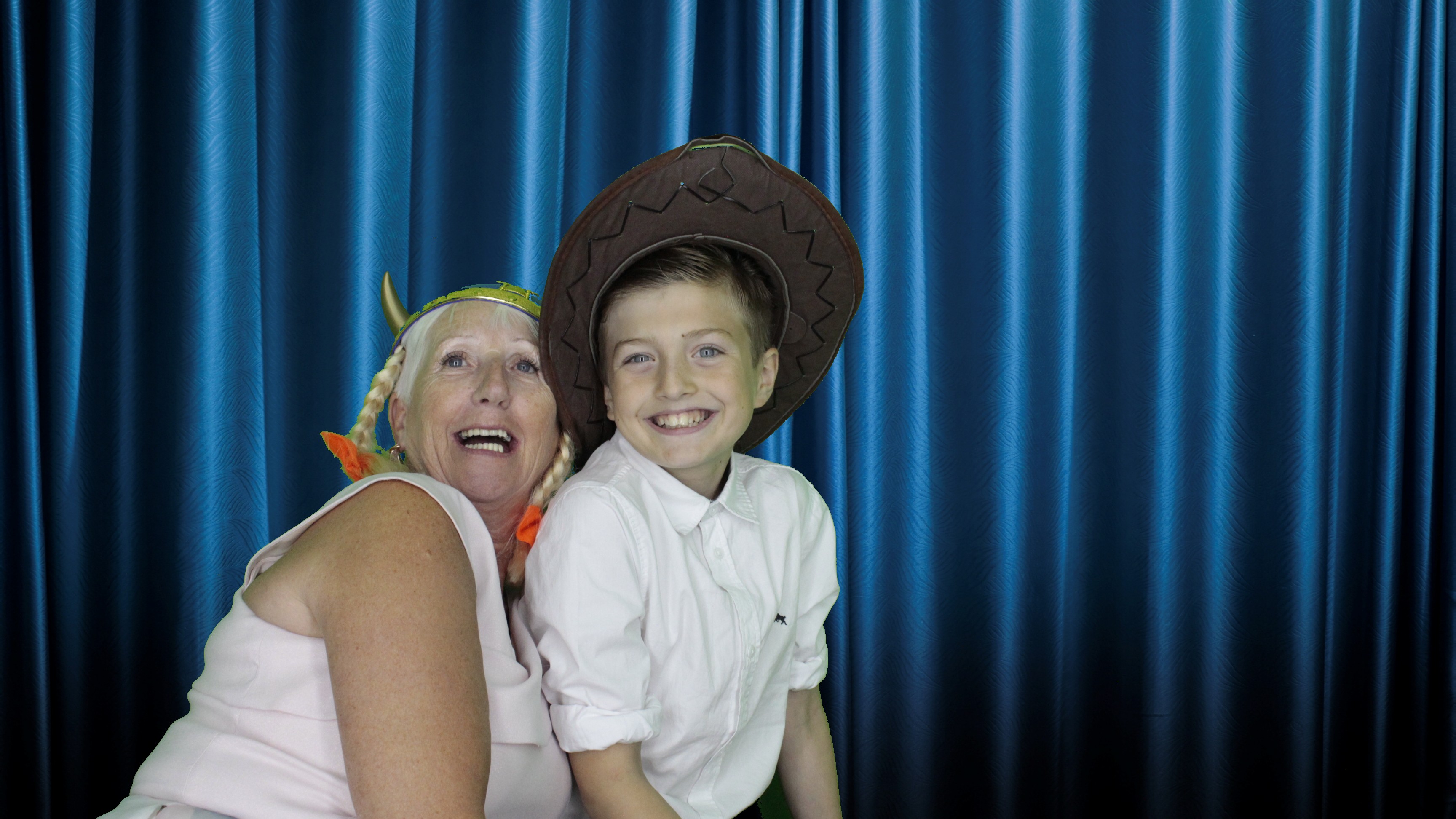 Alan & Maddie | View more photos from the event at gallery.myphotoboothexperience.co.uk/u/MyPhotoBoothExperienceLtd/Alan-Maddie